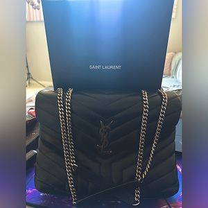 ✨ AUTHENTIC YSL LOULOU MEDIUM SIZE ✨